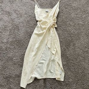 🤍 NWOT | Urban Outfitters MIDI Wrap Dress 🤍